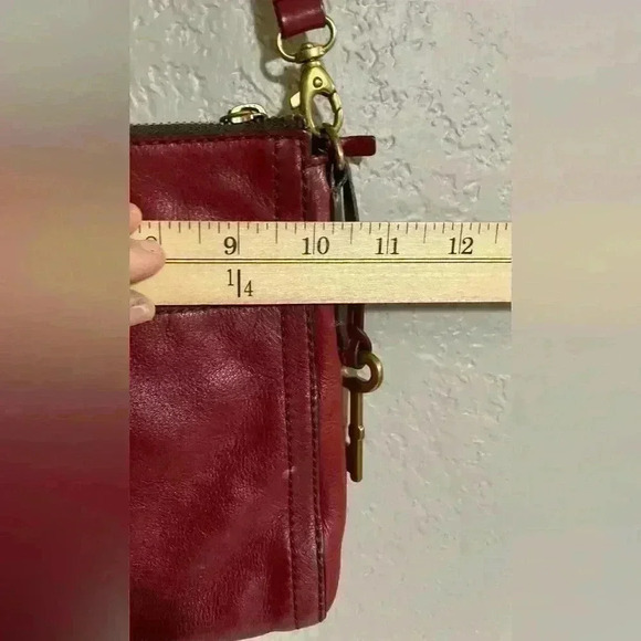 Fossil Emma EW Red Wine Crossbody Bag Pockets Glazed Leather Gold Hardware - Picture 10 of 10